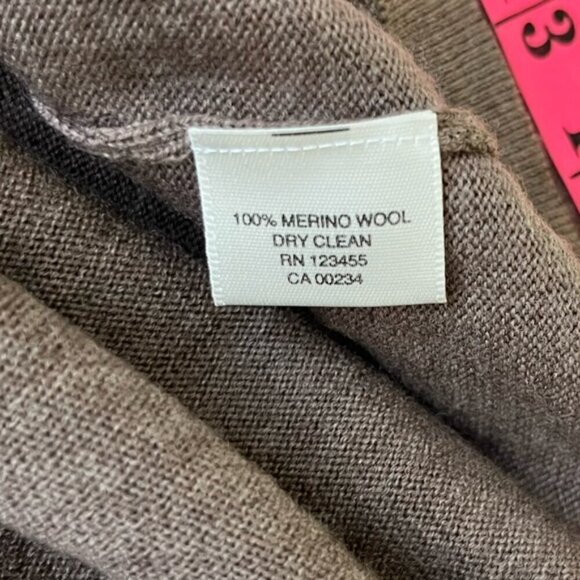 Lord & Taylor 100% Merino Wool V-Neck Sweater Size S - Picture 10 of 10